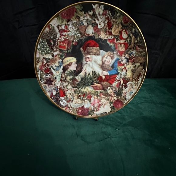 1992 Hamilton Collection, “ A Visit From St. Nicholas,”holiday plate - Picture 2 of 4